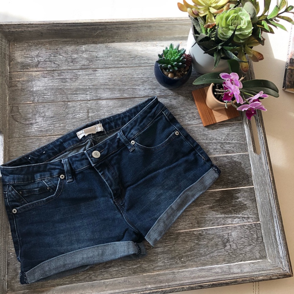 🎉2/25🎉 eightytwo low waisted jean shorts